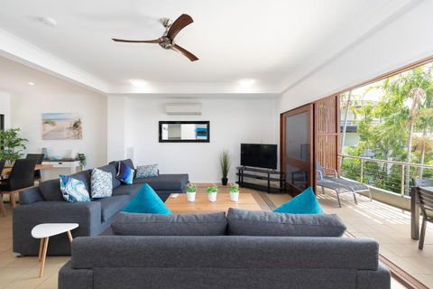 Absolute Airlie Central Airlie Beach - Accommodation Daintree 1