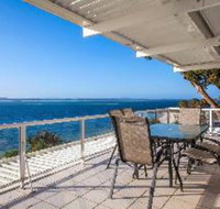 3 Bedroom House Classic View 2 / 49 Victoria Parade FREE WIFI - Accommodation Daintree