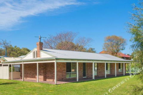 Dunsborough Holiday Homes Lens Lair Quindalup - Accommodation Daintree 1
