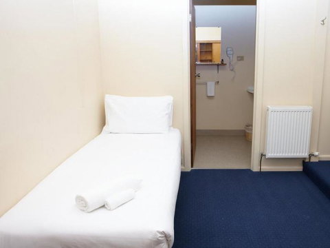 Amara Springs Guest House - Accommodation Daintree 1