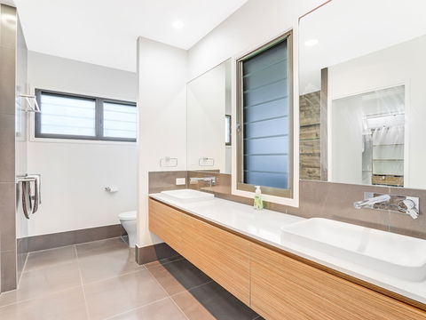 Adelong - Accommodation Daintree 5