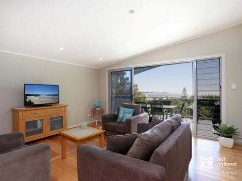 Angourie Blue 1 Great Ocean Views Surfing Beaches - Accommodation Daintree 3
