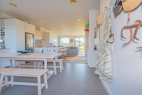 Shore To Relax Family Or Corporate Bookings Only - Accommodation Daintree 6