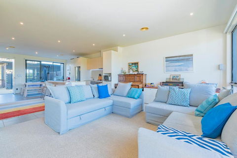 Shore To Relax Family Or Corporate Bookings Only - Accommodation Daintree 4