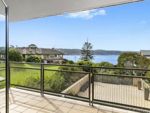 APARTMENT 29 PACIFIC APARTMENTS Grand Escape With Ocean Views - Accommodation Daintree 4