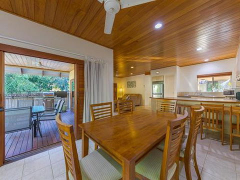 TROPSVILLA At PALM COVE - Accommodation Daintree 6