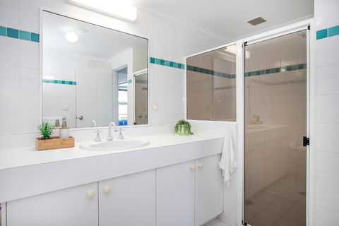 Ocean Breeze Fathoms 3 - Accommodation Daintree 1