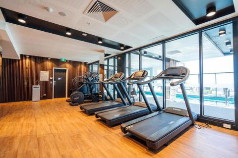 A Cut Above The West Pool Rooftop Bar Gym Wifi - Accommodation Daintree 2