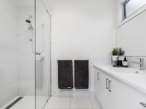 YOU ME & THE SEA BLAIRGOWRIE - Accommodation Daintree 2