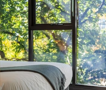 Accommodate Canberra Midnight Apartments - Accommodation Daintree 4
