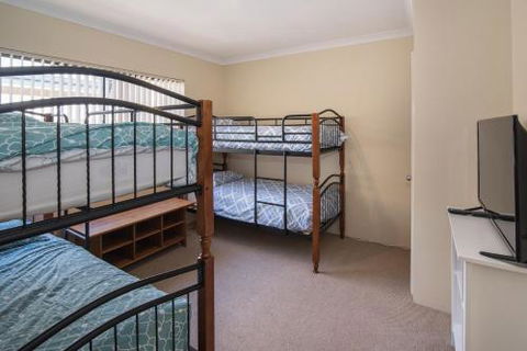 Acrosstheway - Accommodation Daintree 5