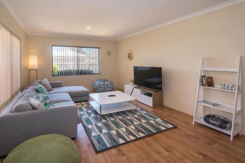 Acrosstheway - Accommodation Daintree 2
