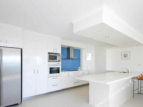R & W Noosa Holidays 2 25 Allambi Rise - Accommodation Daintree 2