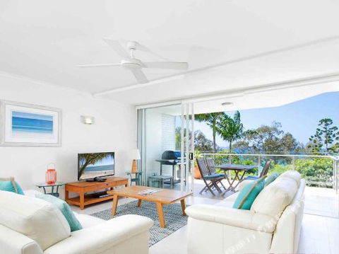 R & W Noosa Holidays 2 25 Allambi Rise - Accommodation Daintree 3