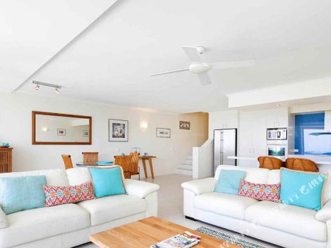 R & W Noosa Holidays 2 25 Allambi Rise - Accommodation Daintree 5