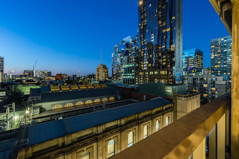 Auguste 2 BDR Melbourne Apartment - Accommodation Daintree 0