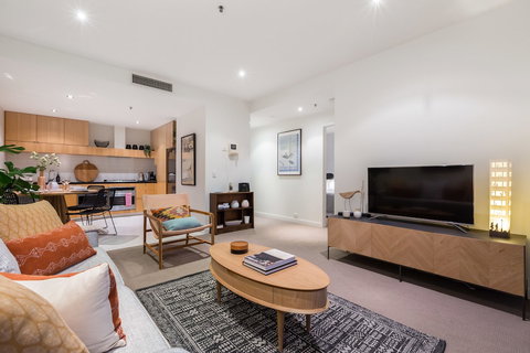 Auguste 2 BDR Melbourne Apartment - Accommodation Daintree 5
