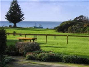 Naracoopa Holiday Cottages - Accommodation Daintree 0