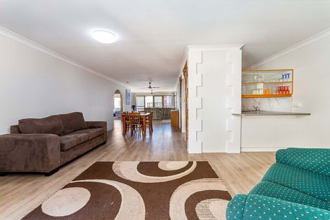 Great Location Close To Waterfront Shops Restaurants & Cafes. - Accommodation Daintree 6