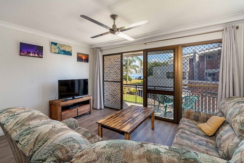 Great Location Close To Waterfront Shops Restaurants & Cafes. - Accommodation Daintree 2