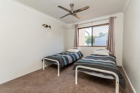 Great Location Close To Waterfront Shops Restaurants & Cafes. - Accommodation Daintree 4