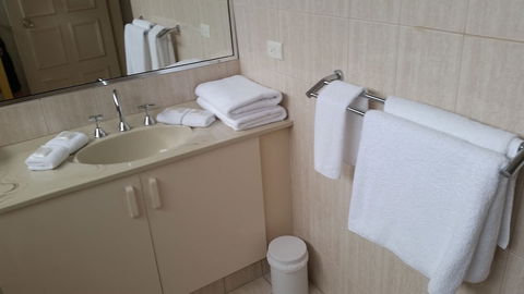 Beaconlea Tower Apartments - Accommodation Daintree 5