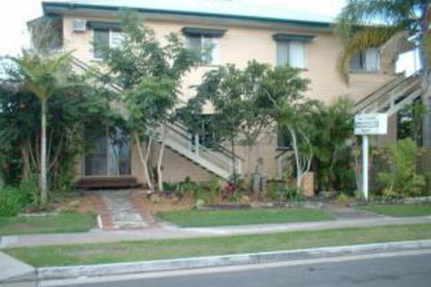 The Friendly Hostel - Accommodation Daintree 0