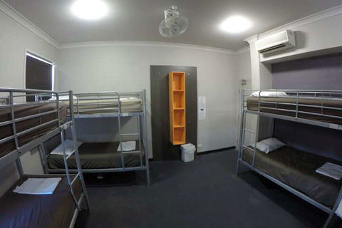 Global Backpackers - Port Douglas - Accommodation Daintree 5