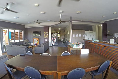 Global Backpackers - Port Douglas - Accommodation Daintree 4