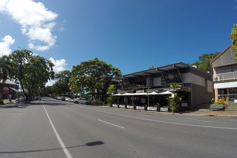 Global Backpackers - Port Douglas - Accommodation Daintree 1