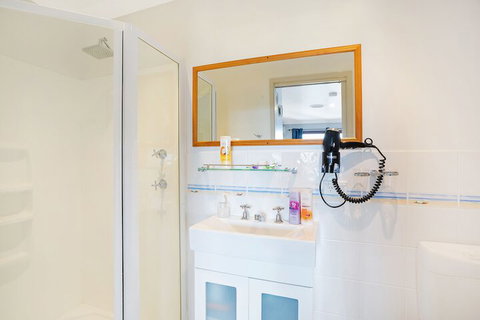 Anchors Aweigh Narooma - Accommodation Daintree 7