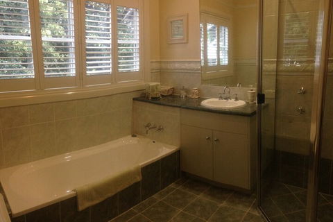 Elindale House Bed & Breakfast - Accommodation Daintree 7