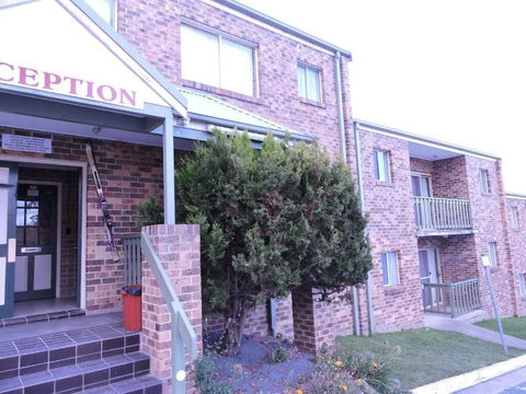 Acacia Snowy Motel - Accommodation Daintree 0