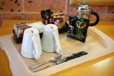 Akuna Motor Inn And Apartments - Accommodation Daintree 5