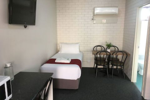 Atlas Motel - Accommodation Daintree 0