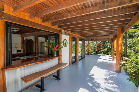 Daintree Manor Bed & Breakfast - Accommodation Daintree 1