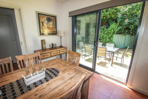 Avignon In Bright - Accommodation Daintree 4