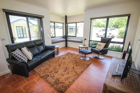 Avignon In Bright - Accommodation Daintree 3