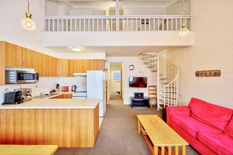 Snow Ski Apartments 16 - Accommodation Daintree 4