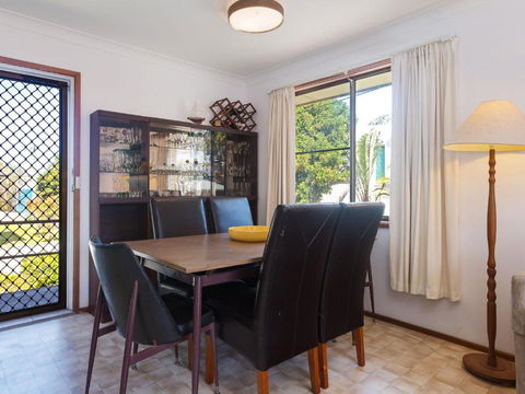Dalwood 1 / 43 Soldiers Point Road Top Floor & Perfect For Small Boat Parking - Accommodation Daintree 1