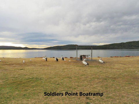 Dalwood 1 / 43 Soldiers Point Road Top Floor & Perfect For Small Boat Parking - Accommodation Daintree 5