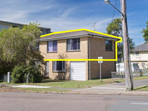 Dalwood 1 / 43 Soldiers Point Road Top Floor & Perfect For Small Boat Parking - Accommodation Daintree 6