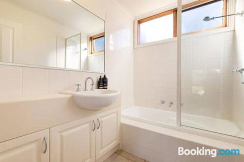 Acqua Vista Water View Fireplace Walk To Beach - Accommodation Daintree 1