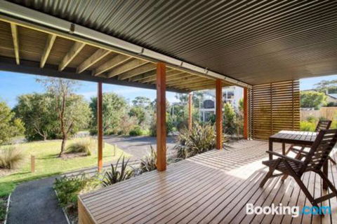 Acqua Vista Water View Fireplace Walk To Beach - Accommodation Daintree 5