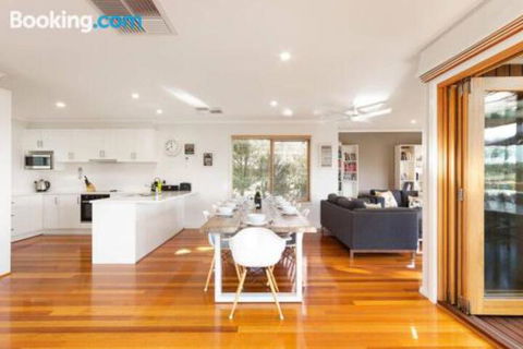 Acqua Vista Water View Fireplace Walk To Beach - Accommodation Daintree 4