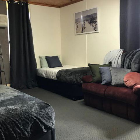 Granite Belt Cabins - Accommodation Daintree 4