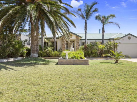 DIAMOND BAY RETREAT SORRENTO - Accommodation Daintree 5