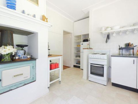 Redwood Cottage Burradoo Getaway Southern Highlands 4pm Check Out Sunday - Accommodation Daintree 4