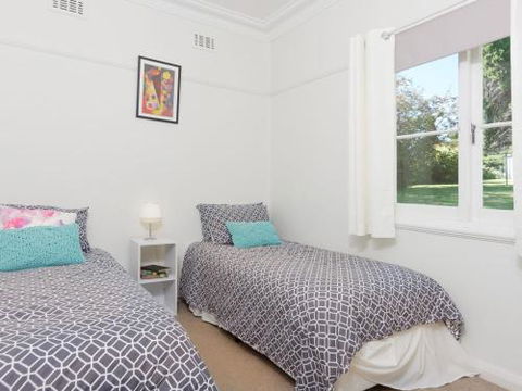 Redwood Cottage Burradoo Getaway Southern Highlands 4pm Check Out Sunday - Accommodation Daintree 2