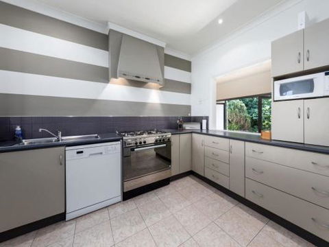 THE BEACH HOUSE Gerroa 4pm Check Out Sundays - Accommodation Daintree 5